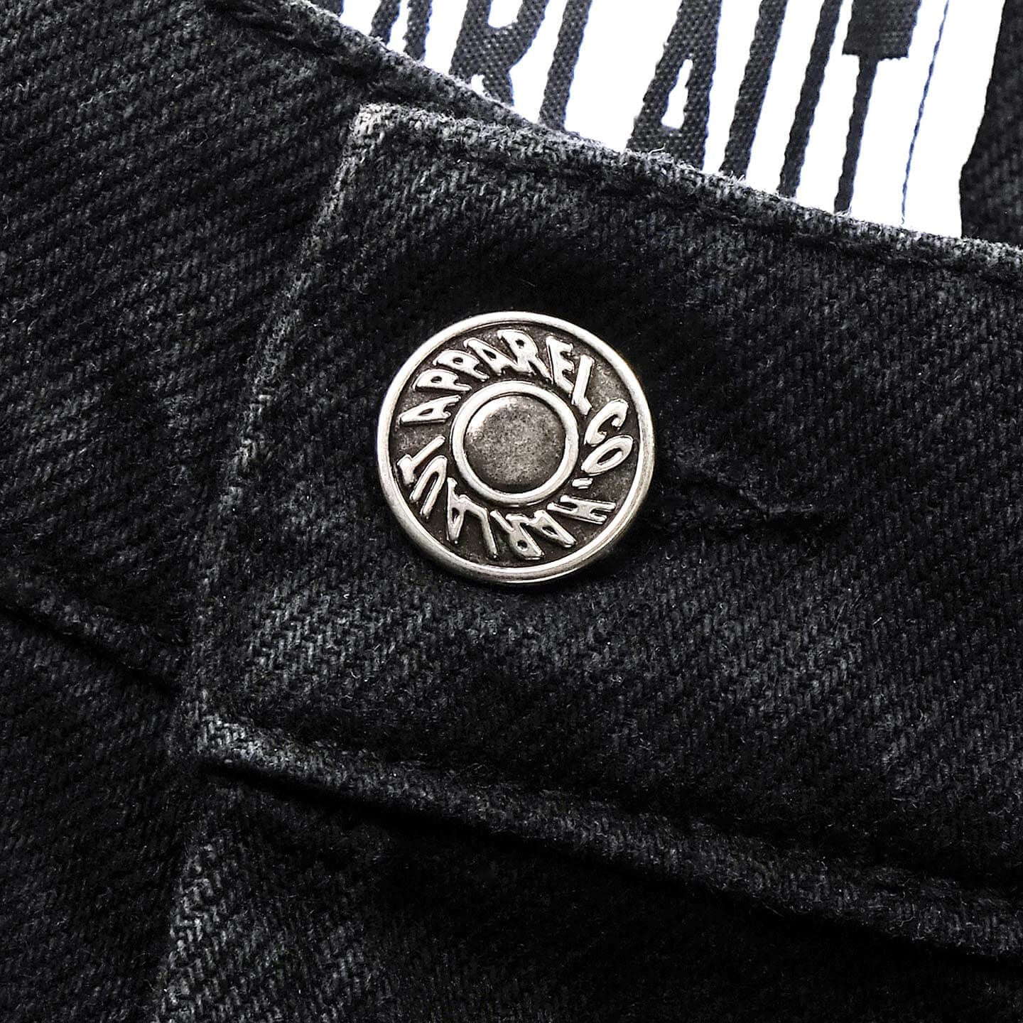 101 RELAXED JEAN - DISTRESSED BLACK - Image 3