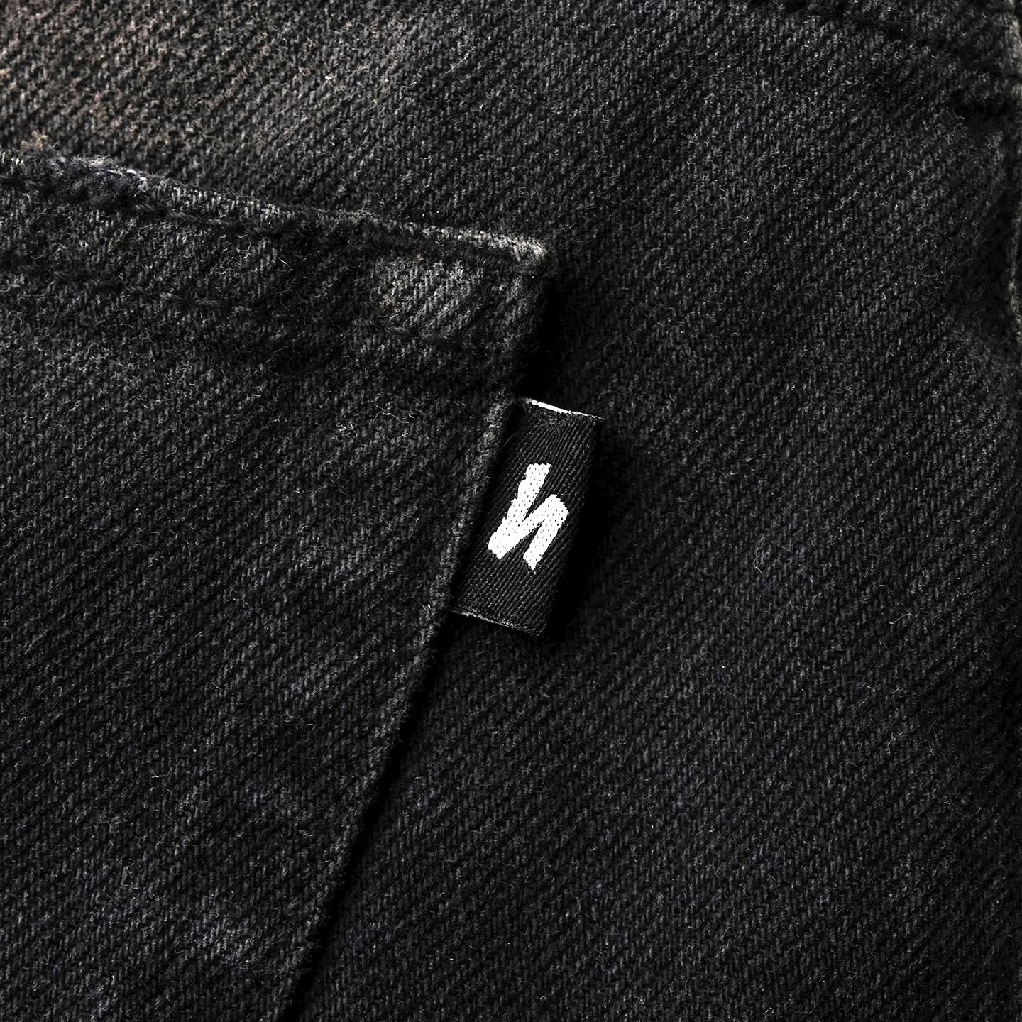 101 RELAXED JEAN - DISTRESSED BLACK - Image 6